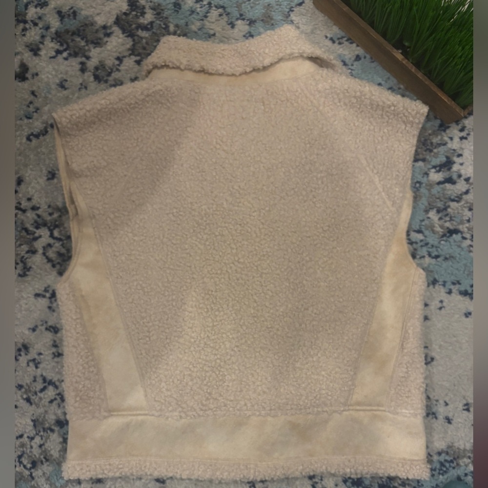 Tribal Jeans Fashion Sleeveless Sherpa Vest Size L NWOT - Picture 3 of 9
